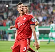 拜仁慕尼黑遭遇赛季首场败局，主帅调整阵容的简单介绍